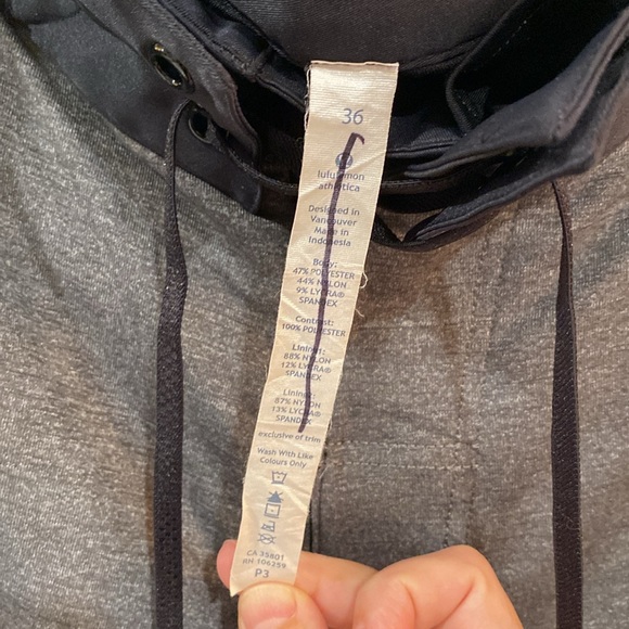 LULULEMON men’s swim shorts - Sz 36 - Picture 4 of 6